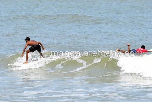 surfing skills in Panambur Beach 1
